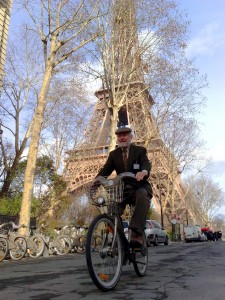 Shoup on Velib bike in Paris